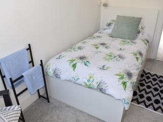 Trinity Bee - Ventnor - 2
