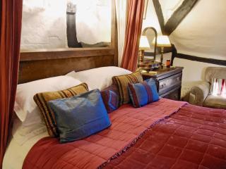 Hathaway Hamlet - Stratford-upon-Avon - 3