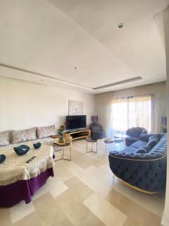 Luxurious and modern 2BR with View and Pool - Beni Brour - 0