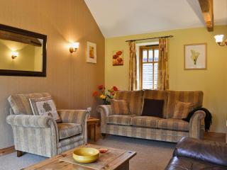 Piglets Place - E4300 - Halston - 8