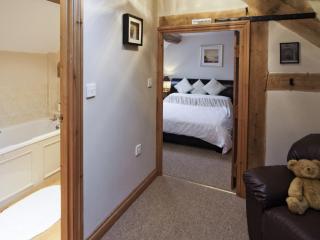 Piglets Place - E4300 - Halston - 6
