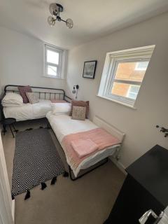 Seaview flat with balcony, spacious 2 bedroom - Worthing - 9