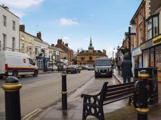 Racing Retreat - Towcester - 2