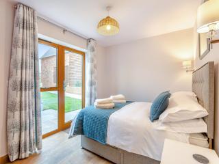 Meadow View - Uk47974 - Woodford - 2
