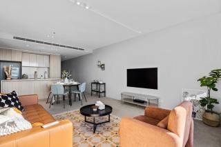 Stunning Lake-View in Belconnen - Belconnen - 7