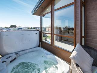 Buff Lake - Uk37725 - Ingoldmells - 8