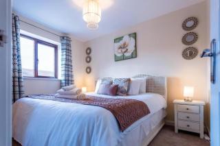 10 Guests - 5 Bedrooms - Free Parking - Lux House - Milton Keynes - 6
