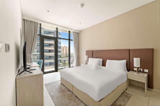 Stylish 1BR in Palm Jumeirah with Rooftop Pool - 4