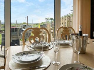 Estuary Retreat - Llanelli - 1