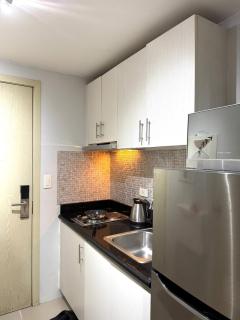 Entire Apartment in Makati City with FAST WIFI - Manila - 6