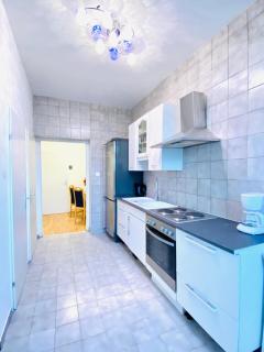 Comfortable 5BR shared Apt Well Connected Location - Wenen - 5