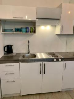 Lovely Apartment with Patio - 6