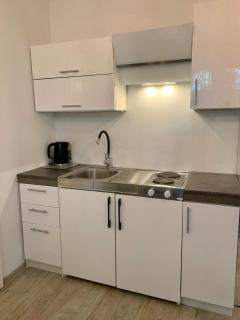 Lovely Apartment with Patio - 5