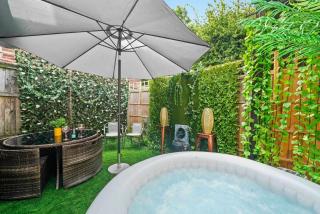 Themed 5 bed City Centre Townhouse with Hot Tub and Parking - Canterbury - 9