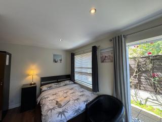 Studio-2 Staines,Heathrow, London-own entrance - Staines - 5