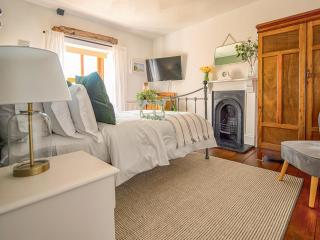 Moss Cottage - Burry Port - 1
