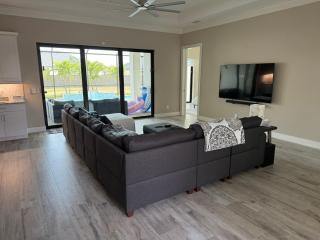Brand New Luxury 4 bedroom heated pool home - Cape Coral - 6