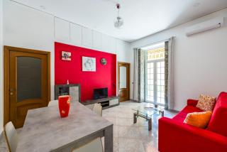 Red Comfort Flat near Garibaldi Station - 0