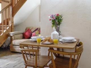 The Cow Shed - Llanfair-ar-y-bryn - 5