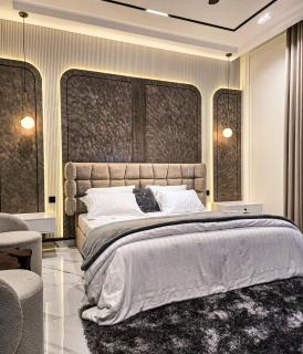 The White Suites - 5