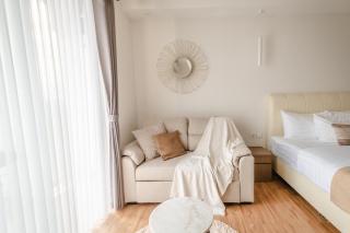 Kael Studio Apartment King Bed Sofa Bed - Ngemplak - 0