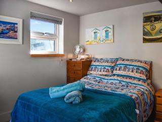 Rosebud Beach Hut - Otterham - 7