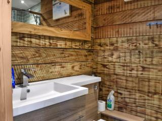 Rosebud Beach Hut - Otterham - 5