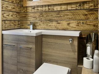 Rosebud Beach Hut - Otterham - 4