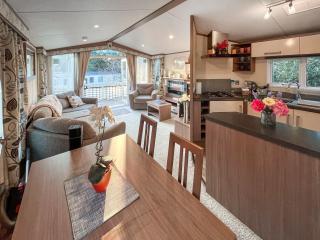 5 Pine Rise - Poole - 9