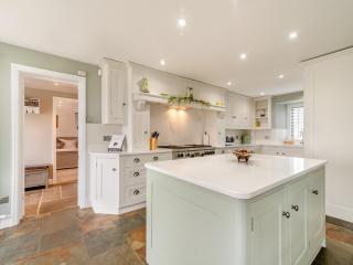 Shireburn Cottage - Hurst Green - 1