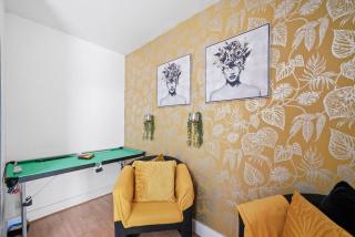 Spacious 5 Bed City Centre Themed Apartment with Parking - Canterbury - 1