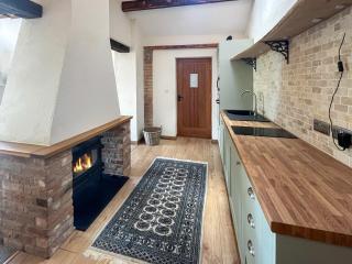 Broadlea - - 6