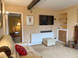 Yew Tree Cottage - Old Brampton - 6