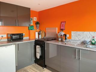 Orange Yurt - Uk48018 - 4