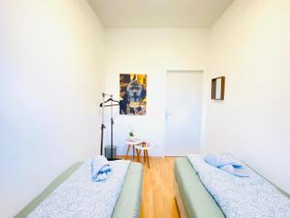 Comfortable 5BR shared Apt Well Connected Location - Wenen - 4