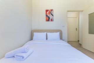 Calliope 2-BR Apartment & Balcony in Gemmayze - Ar Rumayl - 0