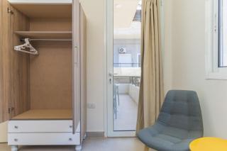Calliope 2-BR Apartment & Balcony in Gemmayze - Ar Rumayl - 2
