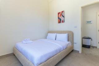 Calliope 2-BR Apartment & Balcony in Gemmayze - Ar Rumayl - 5