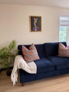 Cosy One-Bedroom Retreat with Parking - Woodstock - 8