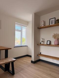 Cosy One-Bedroom Retreat with Parking - Woodstock - 3