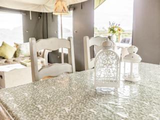 Safari Tent Two - Uk44405 - 1