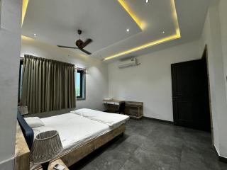 Castle Villa-Hyderabad Private Pool by Homeyhuts - 2