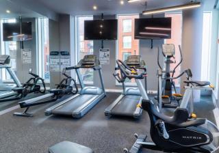 Student Only Bronze Studio at IQ Vega - 3