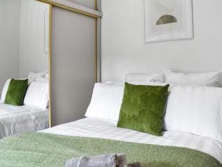 Cottage 2 - - 2