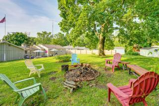 Powers Lake Gem Peek-a-Boo Views and Beach Access - Genoa City - 0