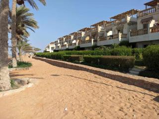 شاليه أرضي غرفتين بجاردن خاص على البسين - Ain Sukhna - 3