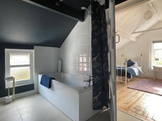 The Cottage At Stanley Villa - Southport - 3