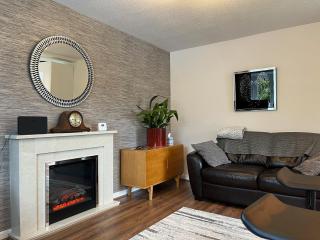 Pennies Retreat - Glossop - 7