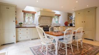 Pickett Cottage - - 4
