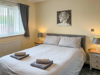 White Towers - Hw7625 - Llanwnda - 7